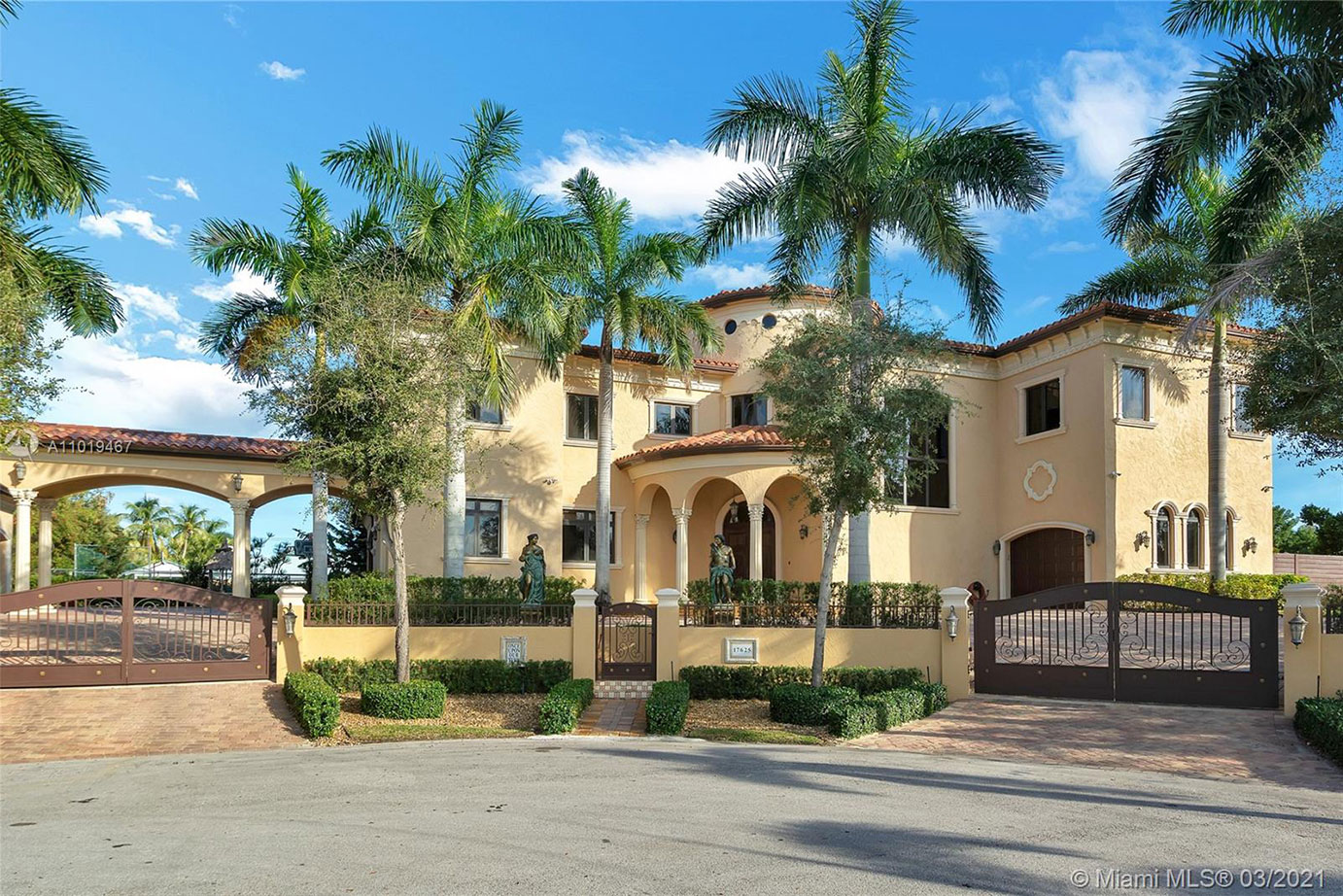 Palmetto Bay Housing